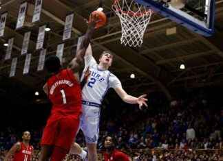 Duke, Cooper Flagg’ın Büyük İkinci Yarısıyla Hayranları Elektriklendiriyor ve NC State’i Yenerek İkinci Sıraya Yükseliyor duke-cooper-flaggn-byk-ikinci-yarsyla-hayranlar-elektriklendiriyor-ve-nc-statei-yenerek-ikinci-sraya-ykseliyor