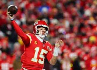 Patrick Mahomes Chiefs, Kermit Sipping Tea Meme, Super Bowl 59’e Katıldı. patrick-mahomes-chiefs-kermit-sipping-tea-meme-super-bowl-59e-katld