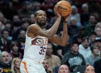 Kevin Durant Takası Dedikoduları: Warriors, Suns ile Görüşmelerden ‘Biraz Frustrasyon’ Yaşıyor. kevin-durant-takas-dedikodular-warriors-suns-ile-grmelerden-biraz-frustrasyon-yayor