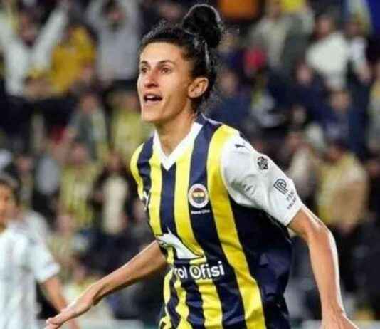 Yağmur Uraz Türk Futbol Tarihinde Başarı Kazandı! yamur-uraz-trk-futbol-tarihinde-baar-kazand