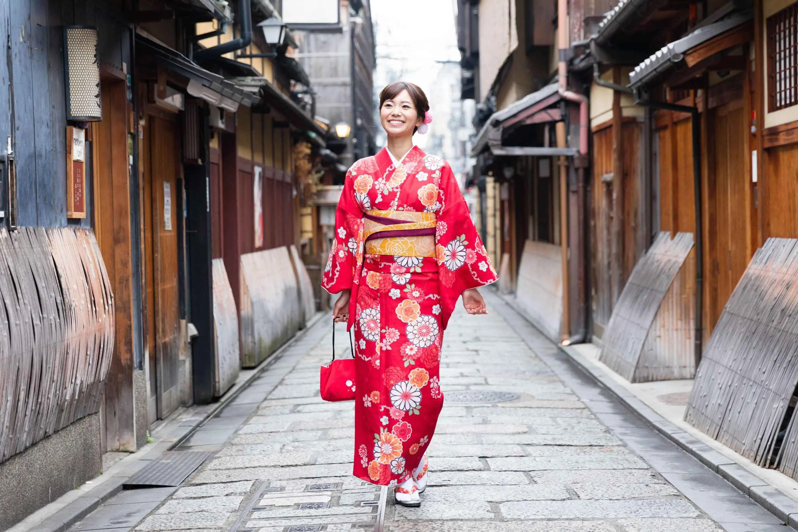 Spor Giyimde Kimono Rüzgarı: Geleneksel Dokunuşla Modern Şıklık Komonomoda.com - Kimono Modelleri - Kimono Stilleri - En Popüler Kimono Giysileri